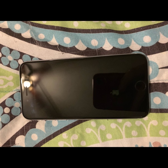 iPhone 6s 32GB - Picture 3 of 4